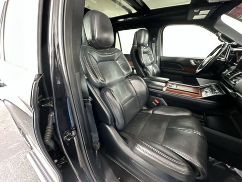 Used 2020 Lincoln Navigator Reserve w/ Equipment Group 208A Reserve image 31