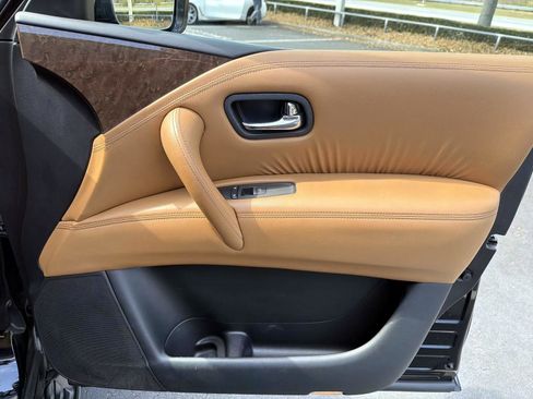 Used 2016 INFINITI QX80 4WD w/ Signature Edition Package image 15