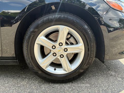 Used 2021 Chevrolet Malibu LS FWD image 25