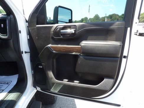 Used 2023 Chevrolet Silverado 2500 High Country w/ Z71 Off-Road Package AWD/4WD image 38