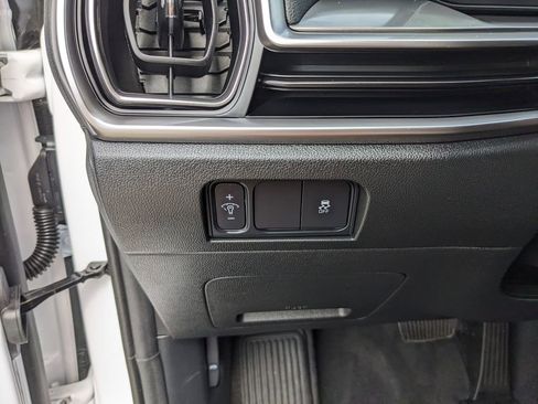 Certified 2025 Kia Sorento S image 30