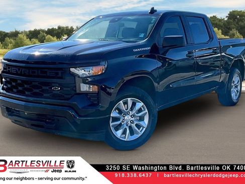 Used 2023 Chevrolet Silverado 1500 Custom AWD/4WD image 1