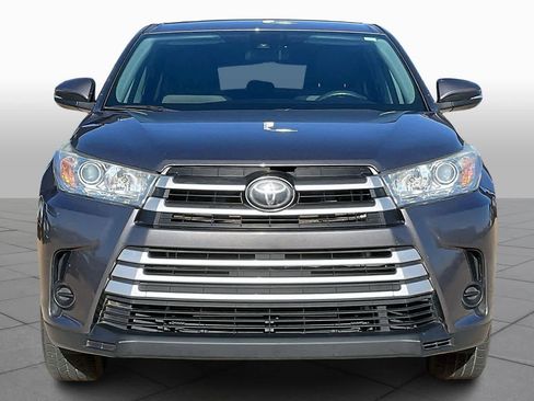 Used 2018 Toyota Highlander LE image 4