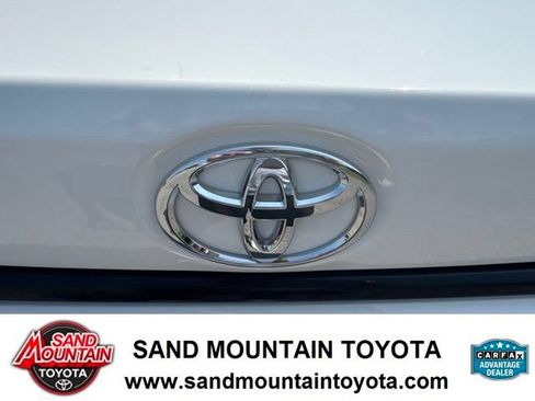 Used 2025 Toyota Corolla LE FWD image 10
