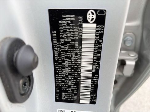 Used 2024 Toyota Corolla LE image 37