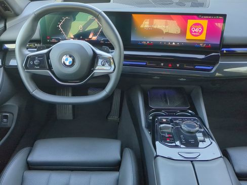 Used 2025 BMW 530i RWD image 51