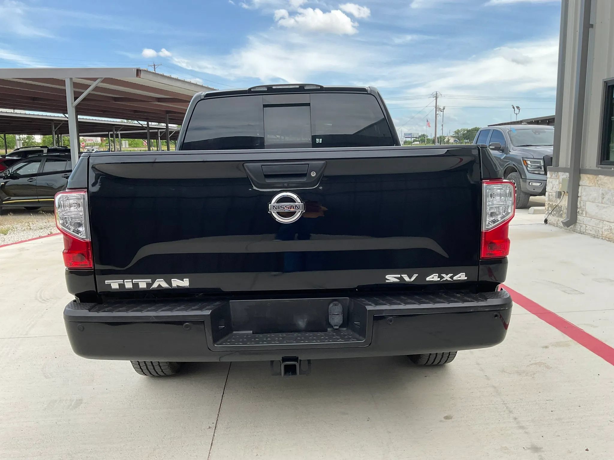 Used 2021 Nissan Titan SV w/ SV Convenience Package AWD/4WD image 7