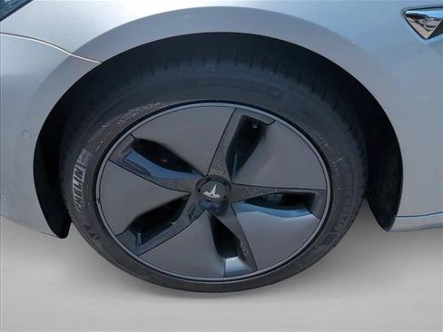 Used 2018 Tesla Model 3 Long Range RWD image 28