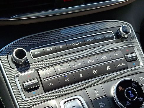 Certified 2023 Hyundai Santa Fe Limited AWD/4WD image 17