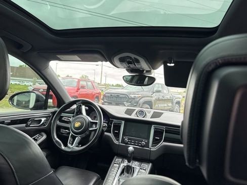 Used 2018 Porsche Macan S AWD/4WD image 2
