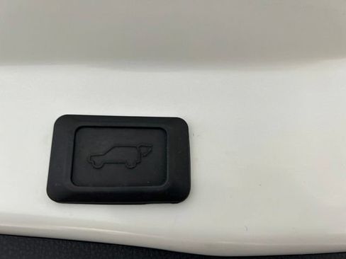 Used 2020 Toyota RAV4 XSE w/ XSE Grade Weather Package AWD/4WD image 18