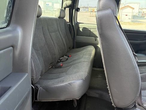 Used 2005 Chevrolet Silverado 2500 W/T w/ Snow Plow Prep Package image 10