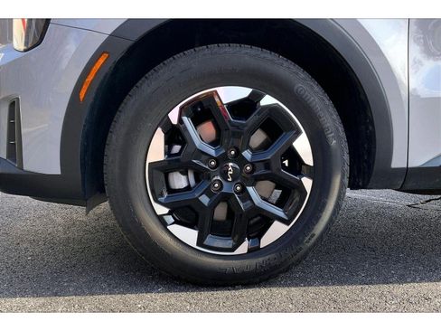 Used 2024 Kia Sorento S w/ Panoramic Sunroof Package image 9