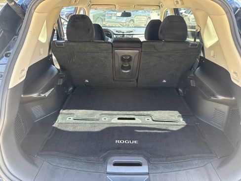 Used 2016 Nissan Rogue SV w/ SV Premium Package FWD image 12
