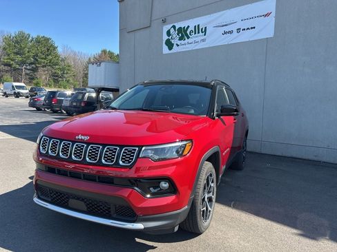 Used 2024 Jeep Compass Limited image 1