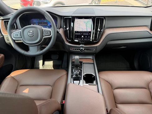 Used 2022 Volvo XC60 T8 Inscription Expression w/ Climate Package AWD/4WD image 2