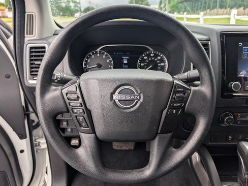 Used 2023 Nissan Frontier SV w/ Technology Package RWD image 20