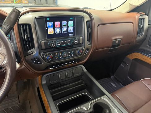 Used 2018 Chevrolet Silverado 2500 High Country w/ Duramax Plus Package AWD/4WD image 16