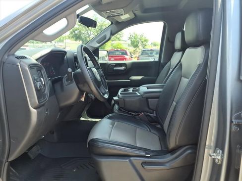 Used 2020 Chevrolet Silverado 1500 Custom w/ Custom Value Package image 12