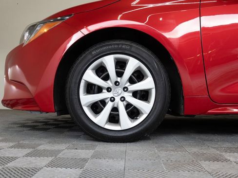 Used 2021 Toyota Corolla LE w/ Carpet Mat Package (TMS) FWD image 9
