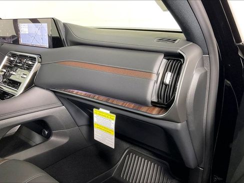 New 2026 Nissan Armada SL w/ Captain's Chari Seat Package AWD/4WD image 21