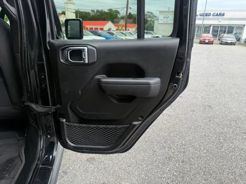 Used 2023 Jeep Wrangler Unlimited w/ Cold Weather Group AWD/4WD image 40