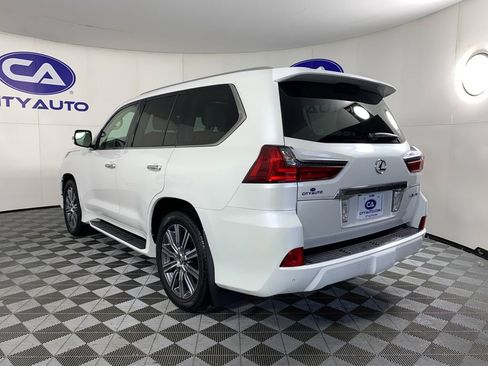 Used 2016 Lexus LX 570 4WD w/ Luxury Package image 5