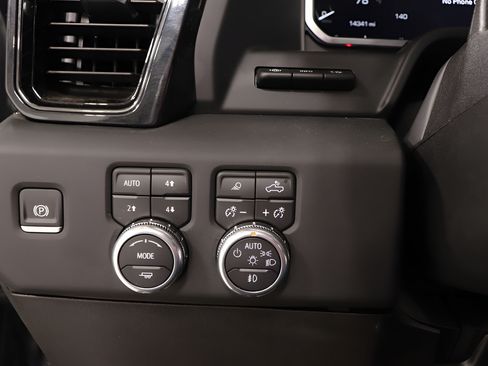 Used 2026 GMC Sierra 2500 AT4 w/ AT4 Premium Plus Package AWD/4WD image 20
