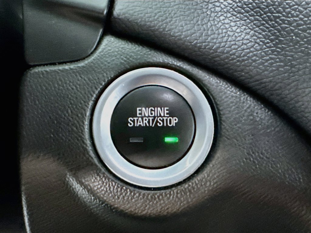 Used 2020 Chevrolet Equinox LT w/ LPO, Floor Liner Package FWD image 19