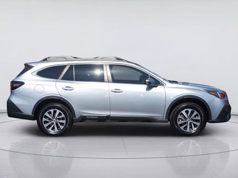 Used 2022 Subaru Outback Premium AWD/4WD image 5