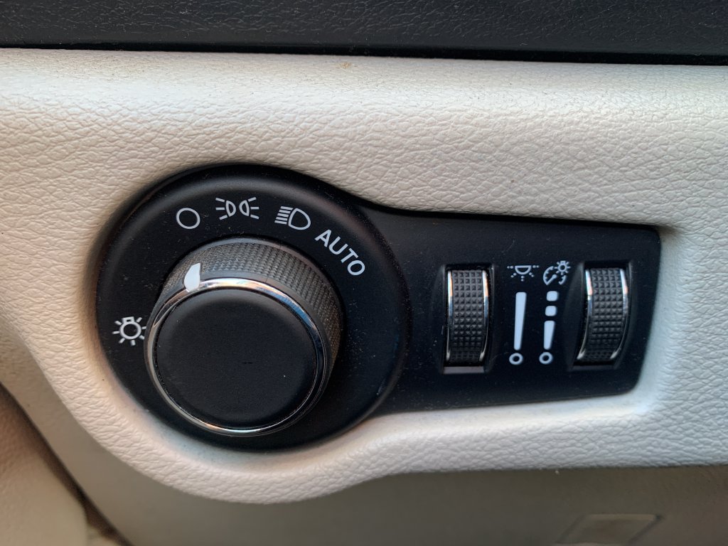 Used 2021 Chrysler Voyager LX w/ Cold Weather Group FWD image 24