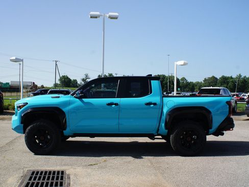 Used 2026 Toyota Tacoma TRD Pro AWD/4WD image 13