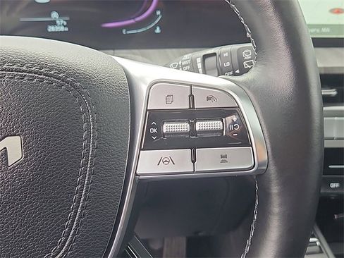 Used 2024 Kia Telluride EX w/ EX Captain's Chair Package image 26