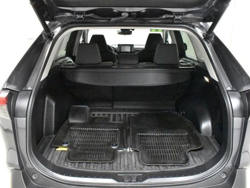 Used 2022 Toyota RAV4 XLE image 11