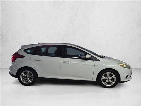 Used 2014 Ford Focus SE FWD image 4