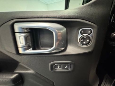 Used 2024 Jeep Gladiator Sport image 12