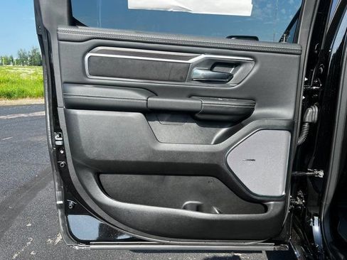 New 2025 RAM 1500 Laramie AWD/4WD image 16