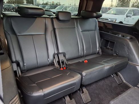 Certified 2019 Ford Expedition XLT w/ Equipment Group 202A image 7