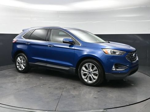 Used 2020 Ford Edge Titanium w/ Class II Trailer Tow Package AWD/4WD image 3