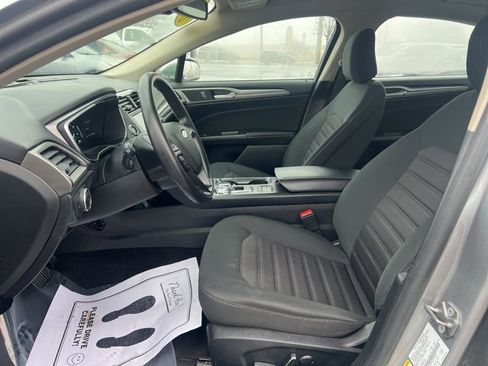 Used 2020 Ford Fusion SE image 19