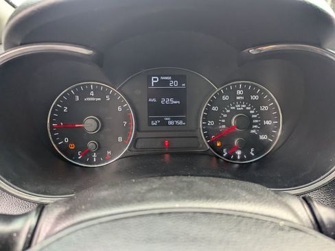 Used 2017 Kia Forte LX image 18