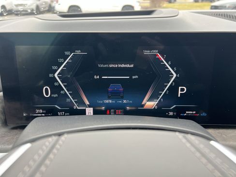 Used 2023 BMW X7 xDrive40i w/ Executive Package image 17