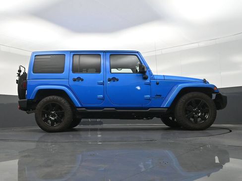 Used 2014 Jeep Wrangler Unlimited Sahara AWD/4WD image 28