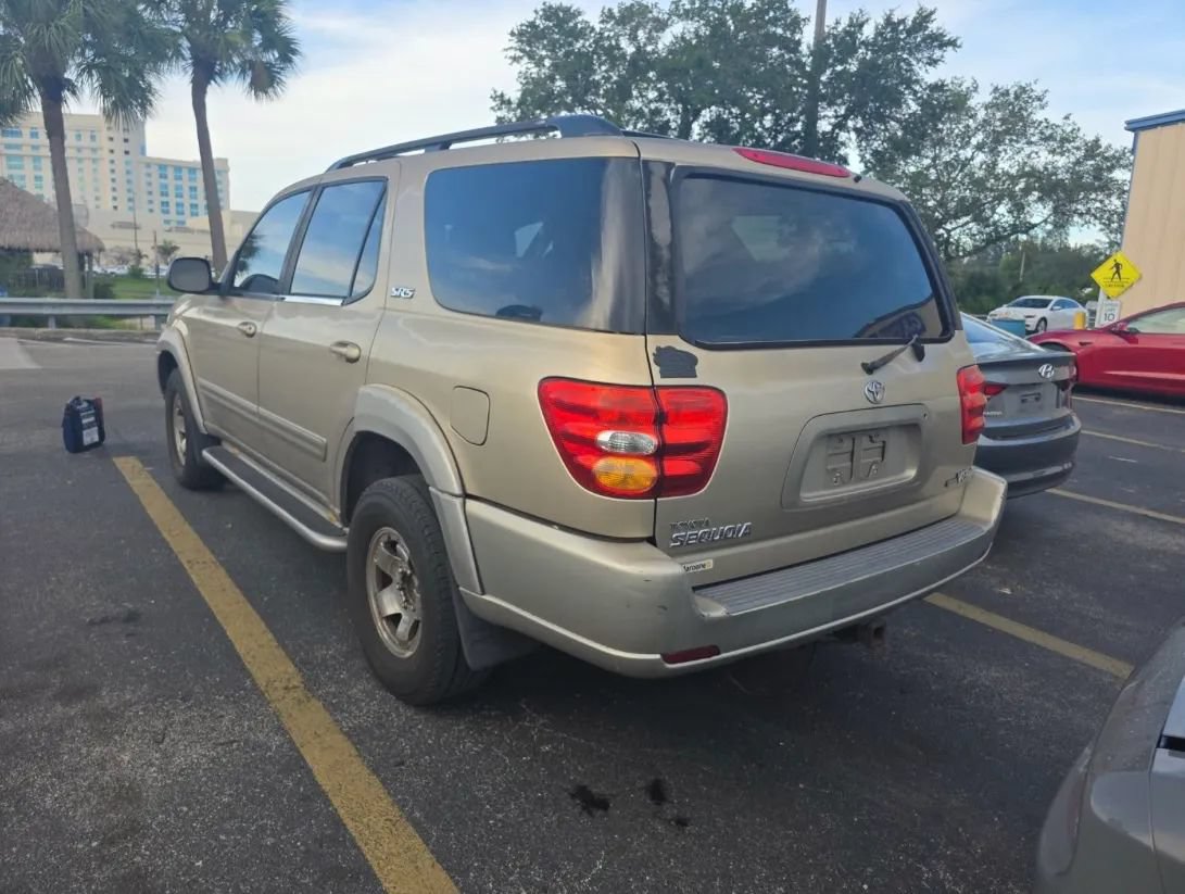 Used 2002 Toyota Sequoia SR5 w/ Convenience Pkg RWD image 4