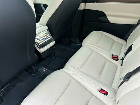 Used 2022 Tesla Model X image 15