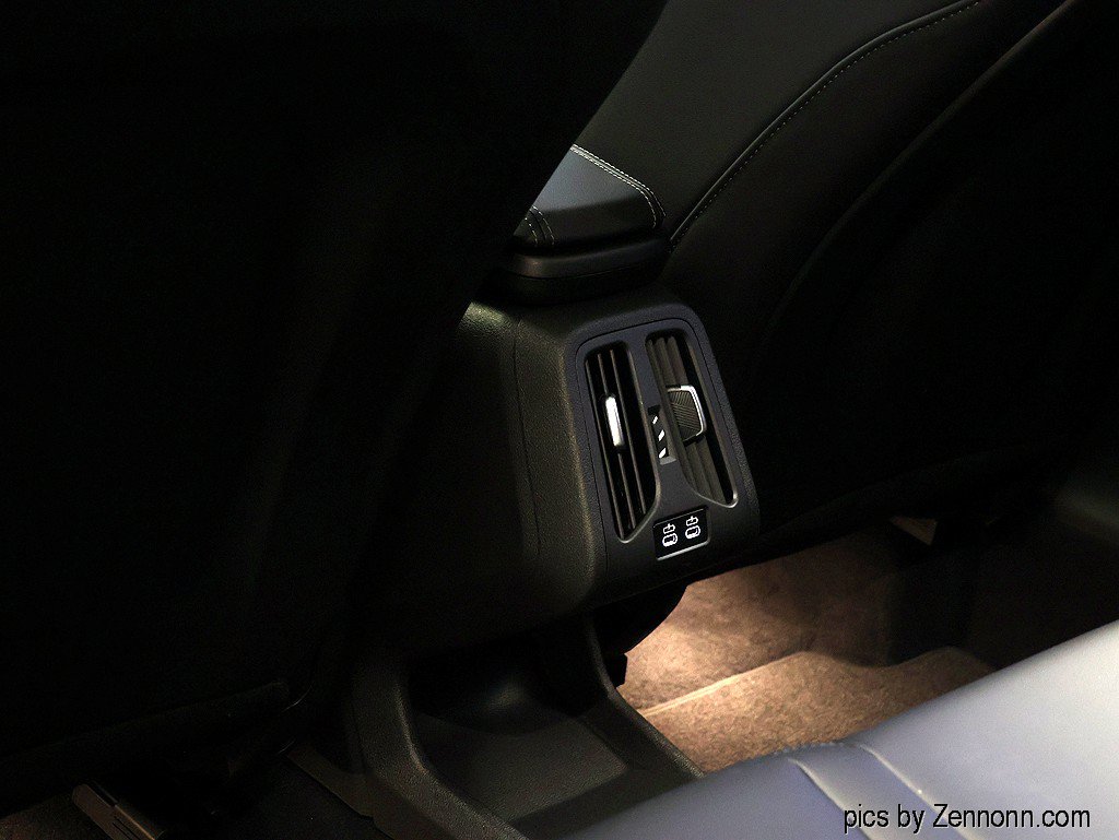 Certified 2025 BMW X2 xDrive28i AWD/4WD image 14