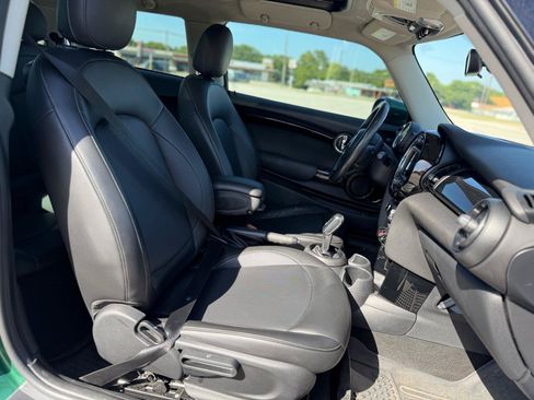 Used 2020 MINI Cooper 2-Door Hardtop FWD image 16