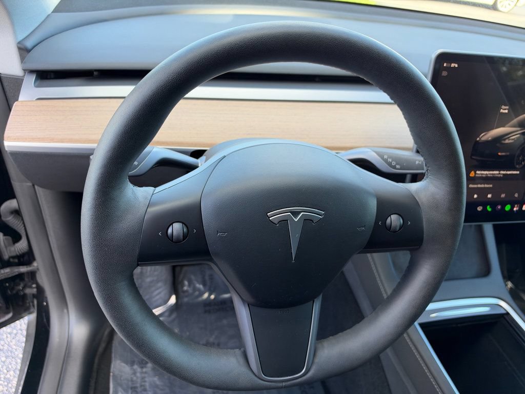 Used 2022 Tesla Model Y Long Range AWD/4WD image 11