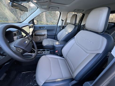 New 2025 Ford Maverick Lariat w/ 4K Tow Package image 13