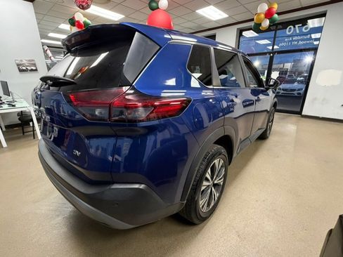 Used 2023 Nissan Rogue SV image 11